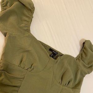 the most flattering crop top!